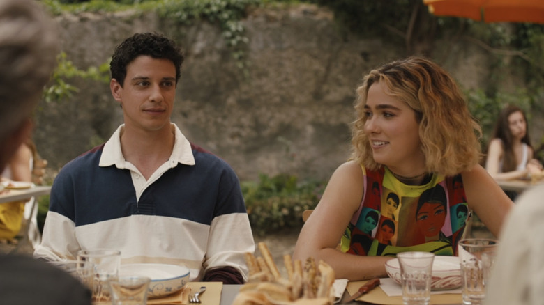 Adam DiMarco and Haley Lu Richardson in The White Lotus