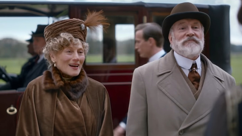 Geraldine James and Simon Jones in Downton Abbey 