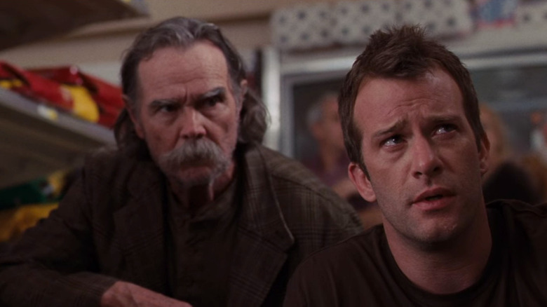 Buck Taylor and Thomas Jane in The Mist
