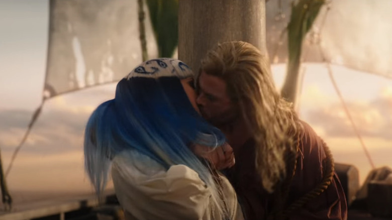 Thor Love and Thunder kiss