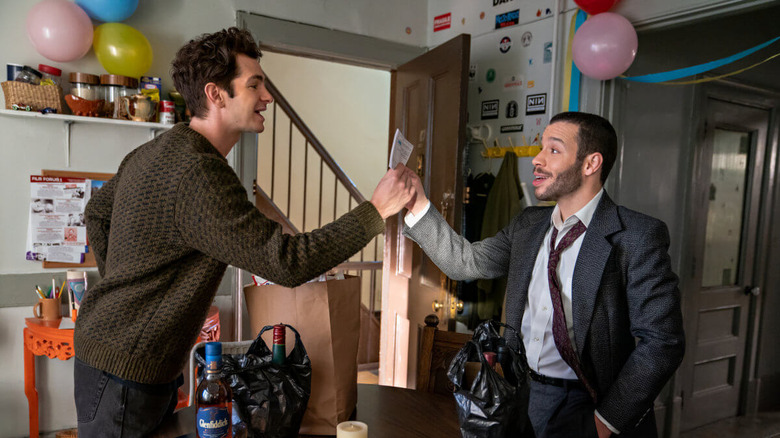 Robin de Jesús and Andrew Garfield