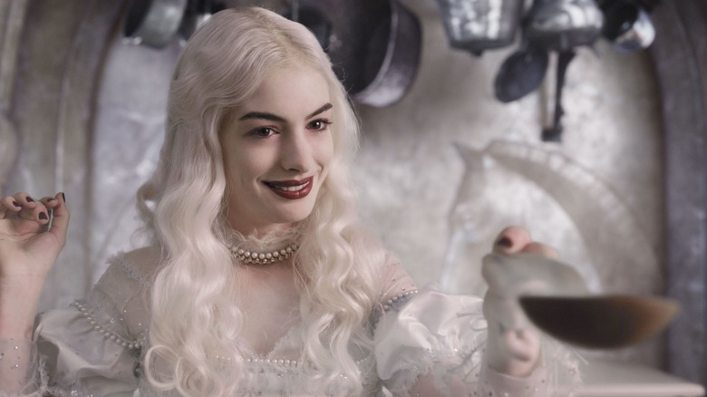 Alice No País Das Maravilhas Anne Hathaway