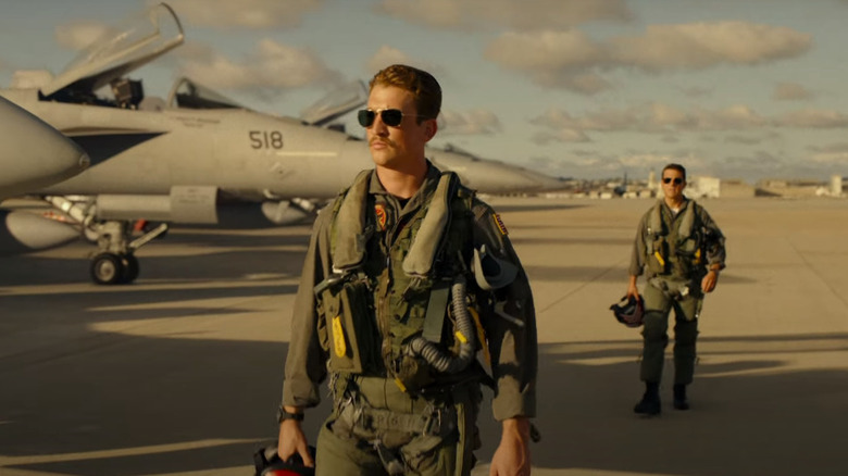 Top Gun Maverick Trailer Breakdown More Tom Cruise More Shirtless Beach Sports And More Iceman