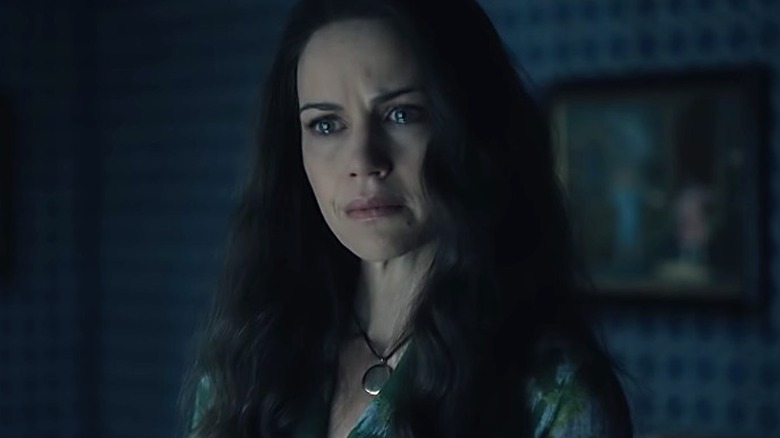 Carla Gugino as Olivia Crain in The Haunting of Hill House