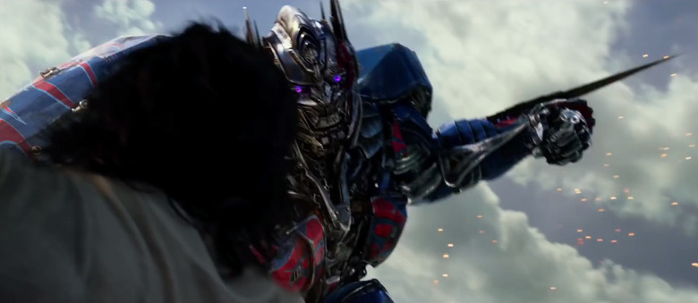 Transformers: The Last Knight': Optimus Prime Wields a Sword – The