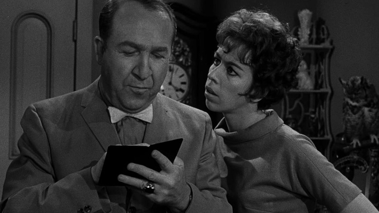 Harmon Cavender (Jessie White) and Agnes Grep (Carol Burnett) in "The Twilight Zone" episode "Cavender is Coming"