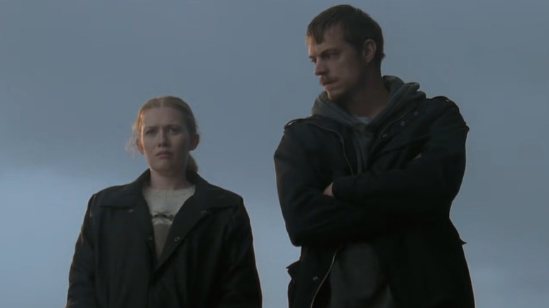 Mireille Enos and Joel Kinnaman 