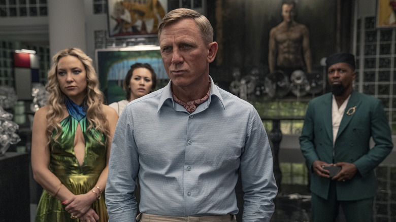 Daniel Craig and Kate Hudson in Glass Onion: A Knives Out Mystery