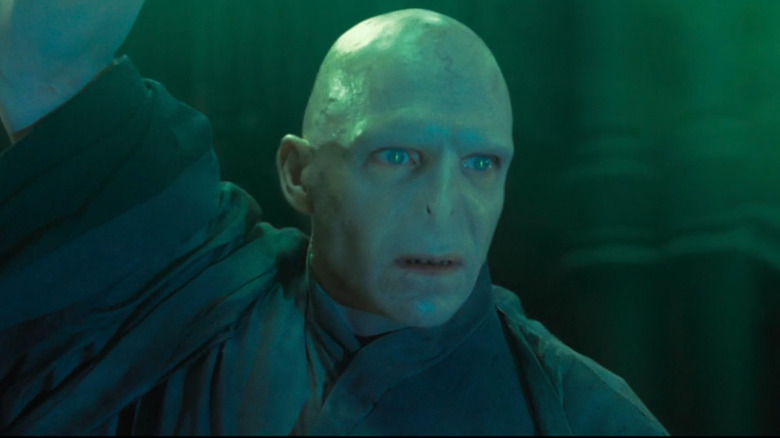 Voldemort's Makeup A Miserable Experience For Ralph Fiennes