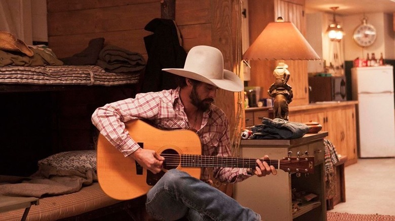 Ryan Bingham in Yellowstone 