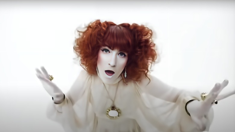 Florence Welch, Dog Days Music Video