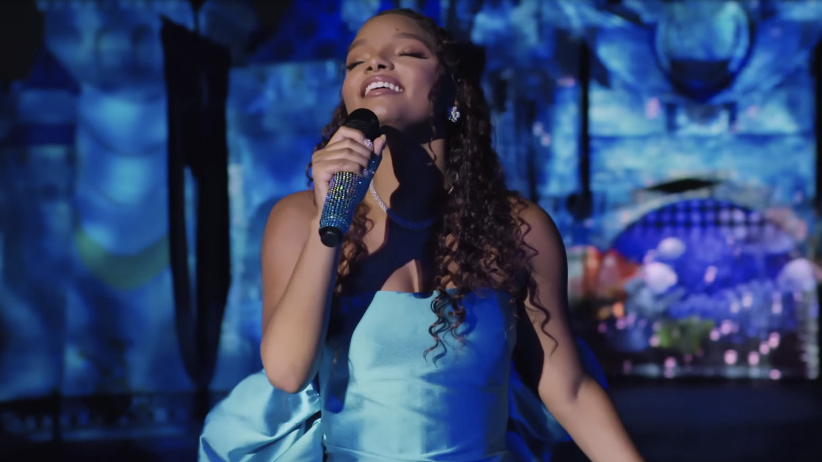 Watch Halle Bailey Totally Belt Out The Little Mermaid's Part Of Your ...