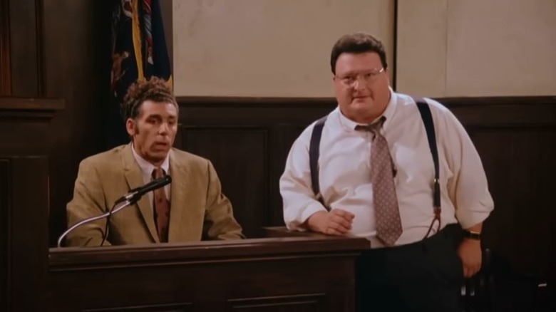 Michael Richards' Cosmo Kramer and Wayne Knight's Newton in a courtroom in Seinfeld