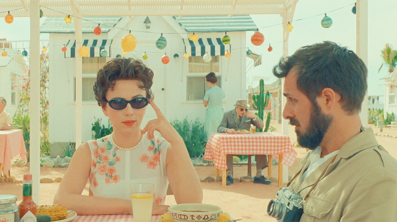 Scarlett Johansson and Jason Schwartzman in Asteroid City