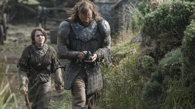 Game of Thrones, the Hound and Arya walking through the Riverlands