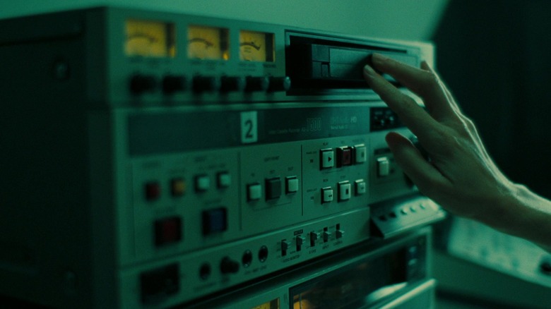 Video operator, as shown in the 2002 version of the ring.