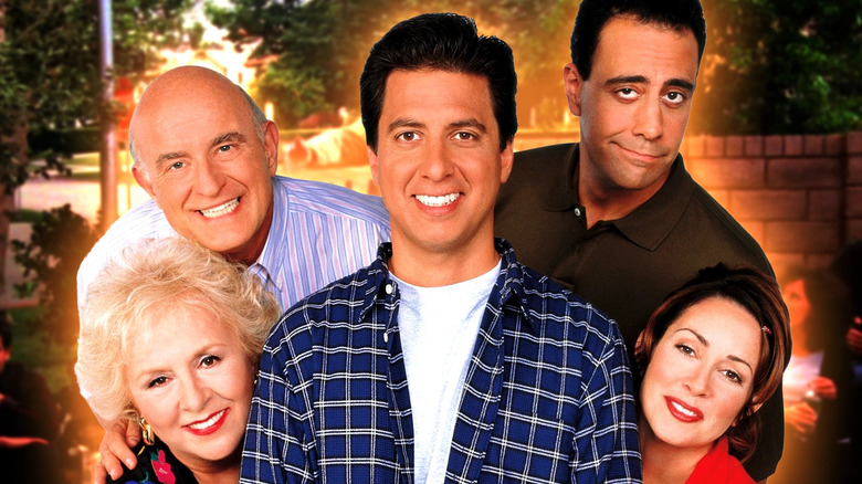 Doris Roberts, Peter Boyle, Ray Romano, Brad Garrett, and Patricia Heaton in Everybody Loves Raymond