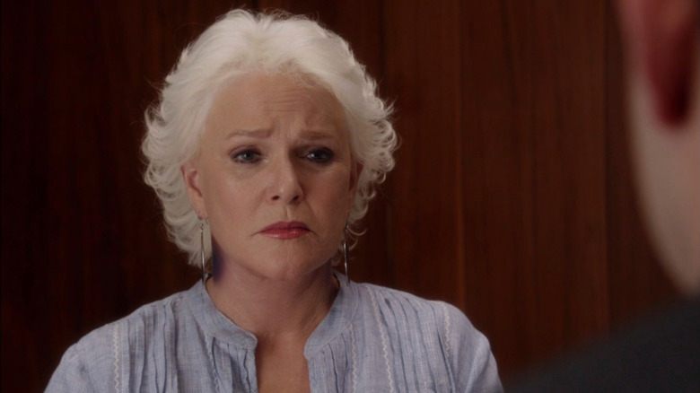 Sharon Gless as Madeline Westen looking concerned in Burn Notice.