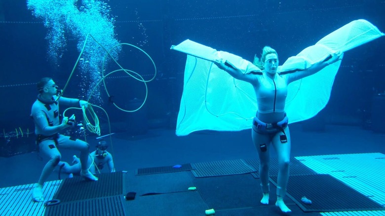 Kate Winslet in water tank