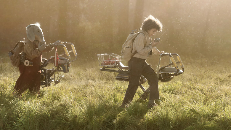 Robert Timothy Smith as Neel and Ravi Cabot-Conyers as Wim with their hoverbikes in Star Wars: Skeleton Crew