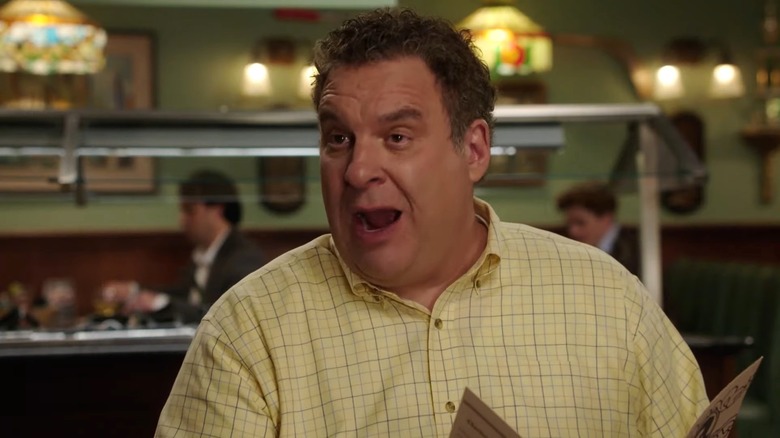 Jeff Garlin as Murray Goldberg in a restaurant The Goldbergs