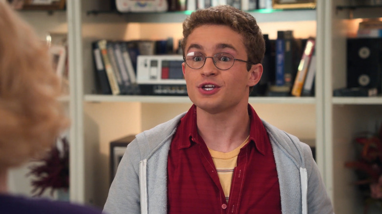 Sean Gimabrone as Adam Goldberg wearing glasses in The Goldbergs