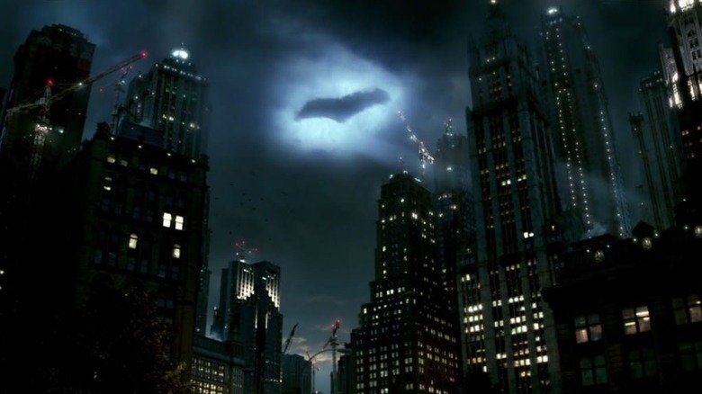 Batman V Suprman Batsignal in sky