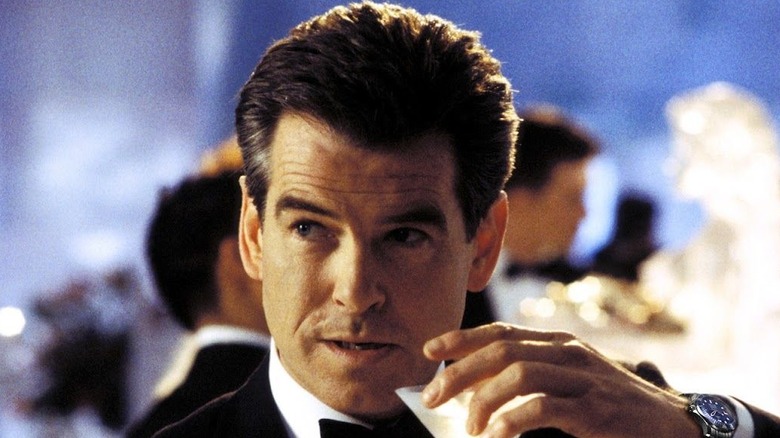 Pierce Brosnan James Bond martini 