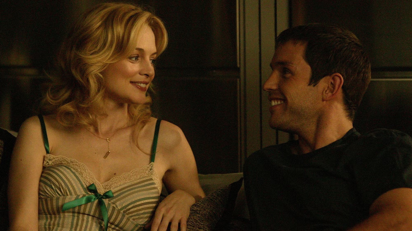 Why ABC Cancelled A Heather Graham Sitcom After A Single Episode