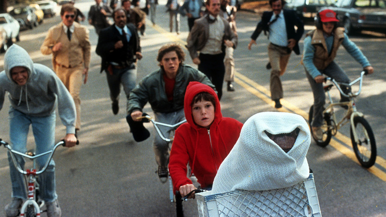 E.T. bike scene 