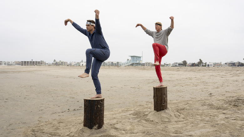 Johnny e Danny dando chute Pelican