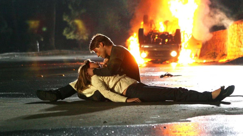 Ryan holding Marissa after a car accident on The O.C.