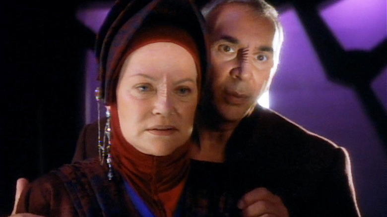 Louise Fletcher dan Frank Langella di Star Trek: Deep Space Nine