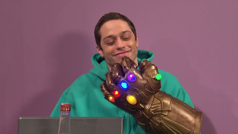 Pete Davidson with Infinity Gauntlet on SNL