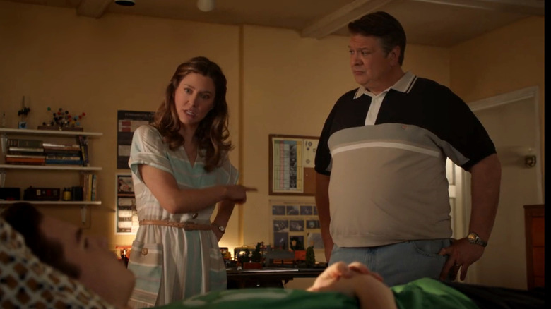 Iain Armitage as Sheldon, Zoe Perry as Mary, and Lance Barber as George Sr. on Young Sheldon