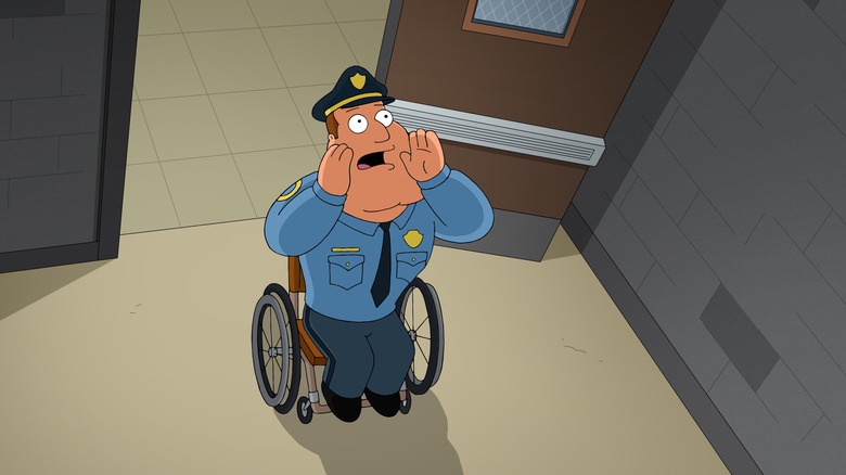 Joe Swanson de 'Uma Família da Pesada' em seu uniforme de policial, gritando para o teto