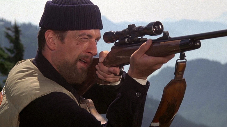 The Deer Hunter Robert De Niro aiming rifle