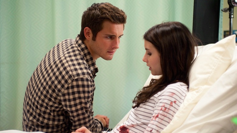 Scream 4 Emma Roberts Nico Tortorella