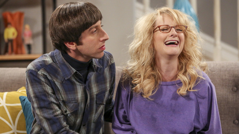 Howard tries to comfort a crying Bernadette on The Big Bang Theory