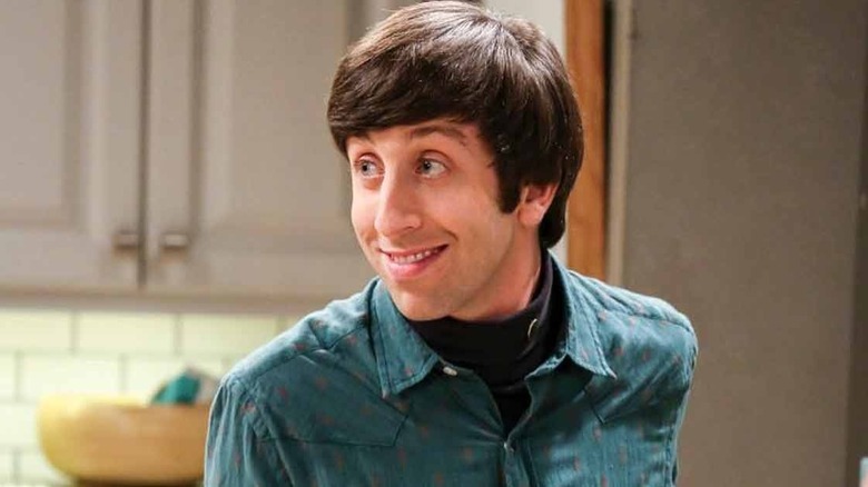 Howard grinning in a green shirt on The Big Bang Theory