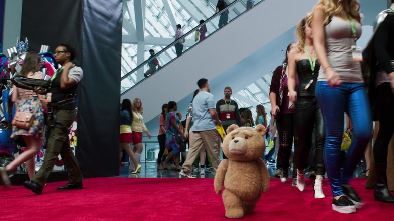 TED 2 లోని కామిక్-కాన్ వద్ద టెడ్