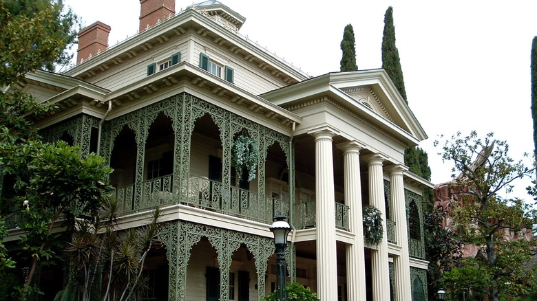 Why The Original Haunted Mansion Movie Was A Failure