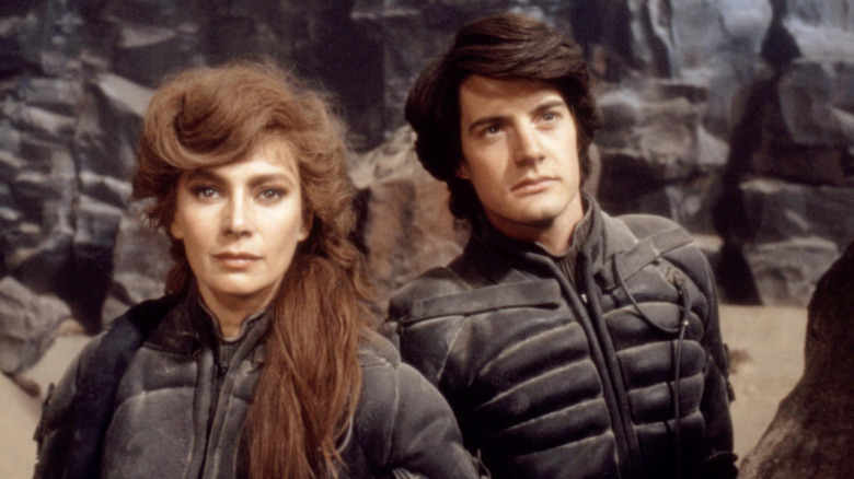 Paul Atreides and Chani in the desert in Dune (1984)