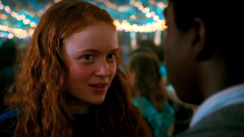 Sadie Sink asks Caleb McLaughlin to dance on Stranger Things