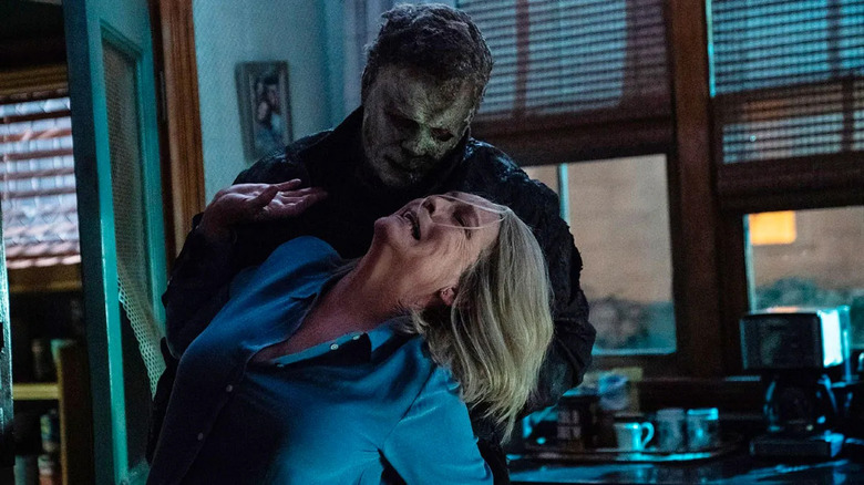 Michael Myers fights Laurie in Halloween Ends