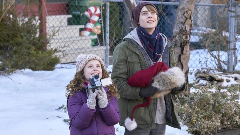 Darby Camp and Judah Lewis in The Christmas Chronicles