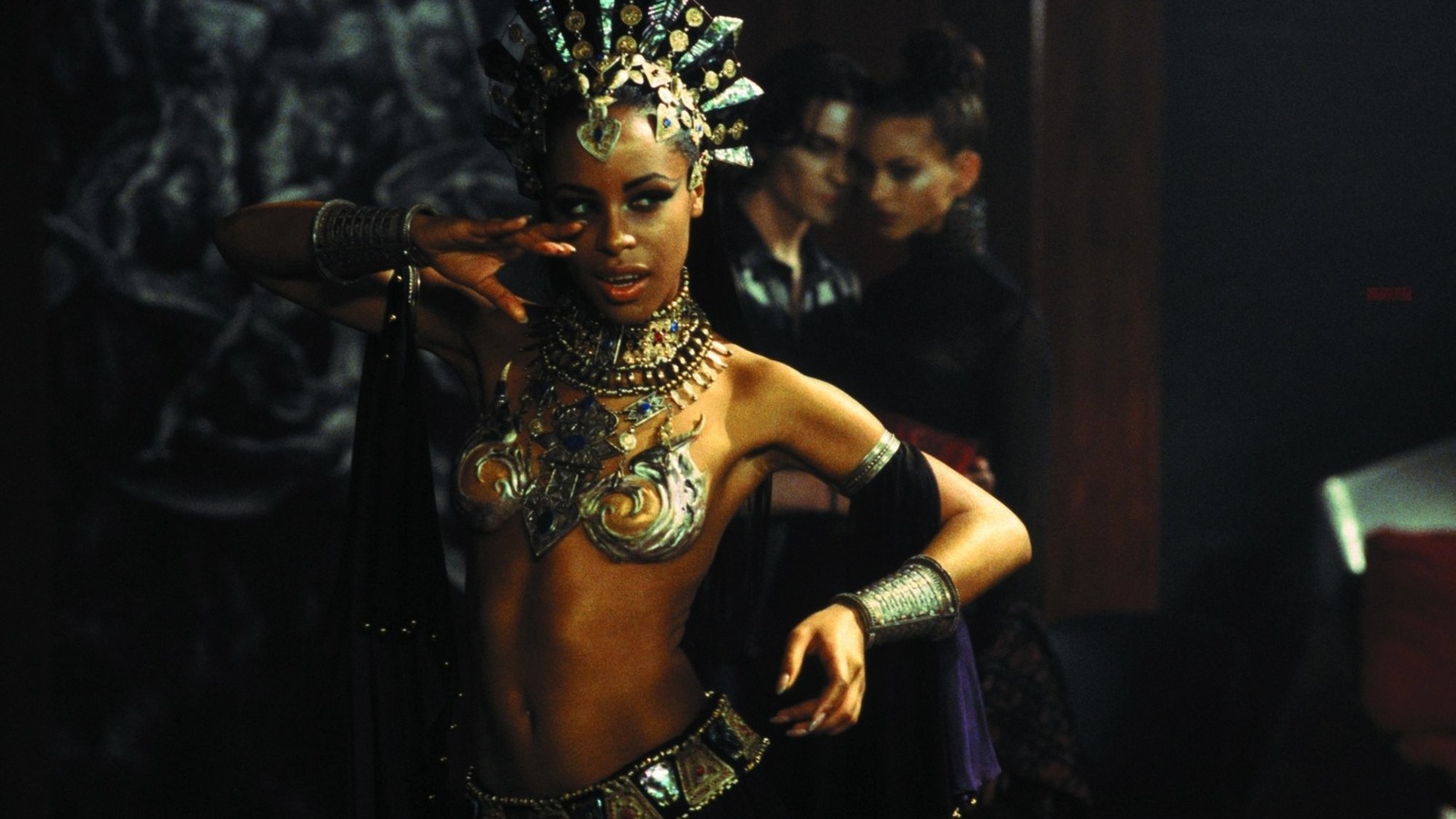 akasha queen of the damned fangs