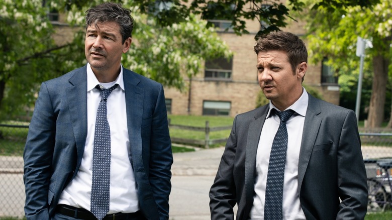 Kyle Chandler and Jeremy Renner in Mayor of Kingtown