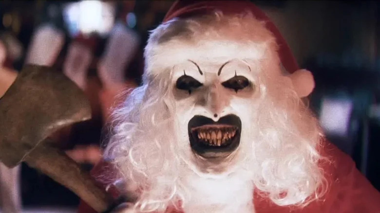 Art o palhaço como Papai Noel em Terrifier 3