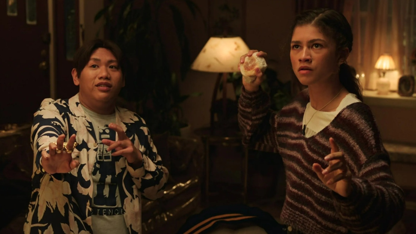 Zendaya's Bread Throwing In Spider-Man: No Way Home Was An Improvised Idea